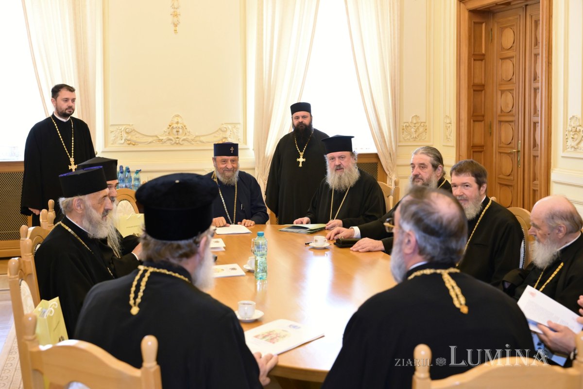 Ședință de lucru a Sfântului Sinod al Bisericii Ortodoxe Române 367402
