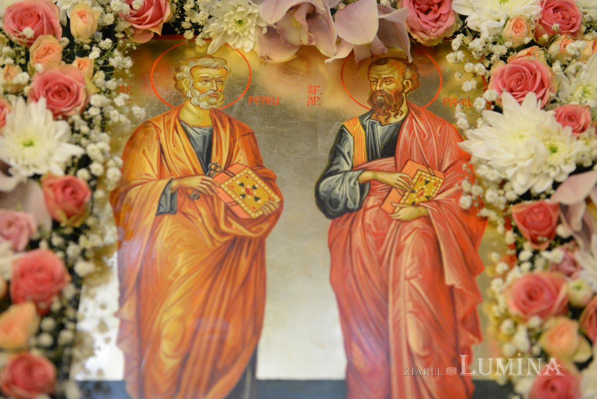 Sclipirile Luminii: Sfinţii Apostoli Petru şi Pavel 367428