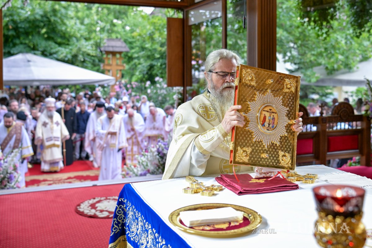 Hramul de vară al Paraclisului Catedralei Naționale din București 368183