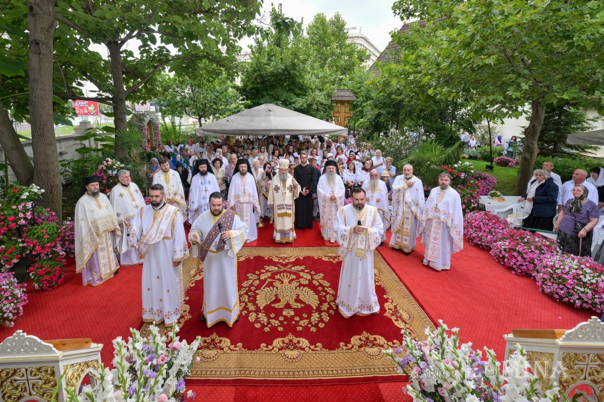 Hramul de vară al Paraclisului Catedralei Naționale din București 368184