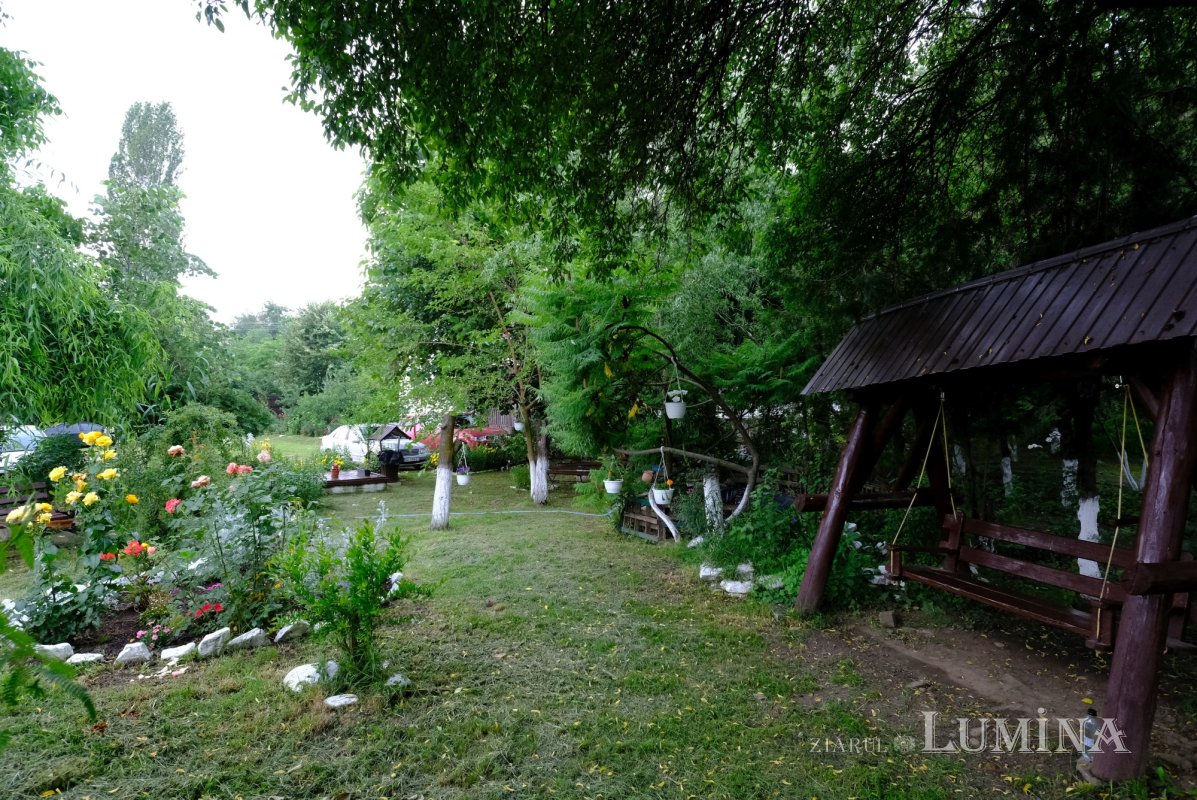 Mălăești, mănăstirea care se sprijină pe fruntea tăcerii 367618