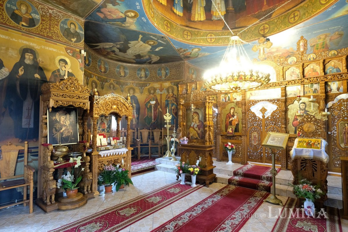 Mălăești, mănăstirea care se sprijină pe fruntea tăcerii 367625