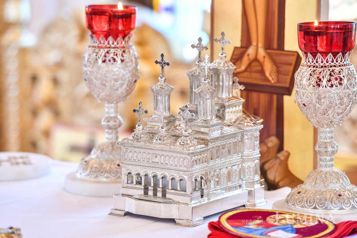 Dicționar teologic: catedrală, chivot, clopot 368576