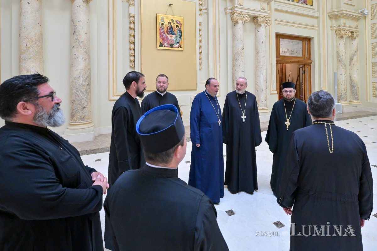 Preoți ortodocşi din America de Sud în vizită la Palatul Patriarhiei 368682