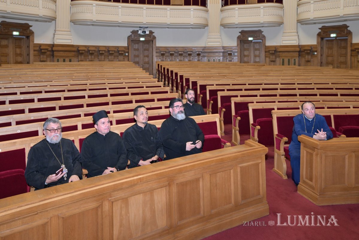 Preoți ortodocşi din America de Sud în vizită la Palatul Patriarhiei 368684
