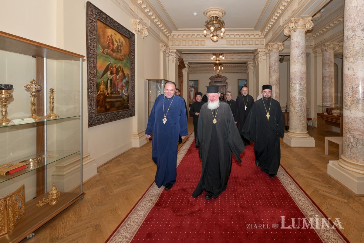 Preoți ortodocşi din America de Sud în vizită la Palatul Patriarhiei 368686