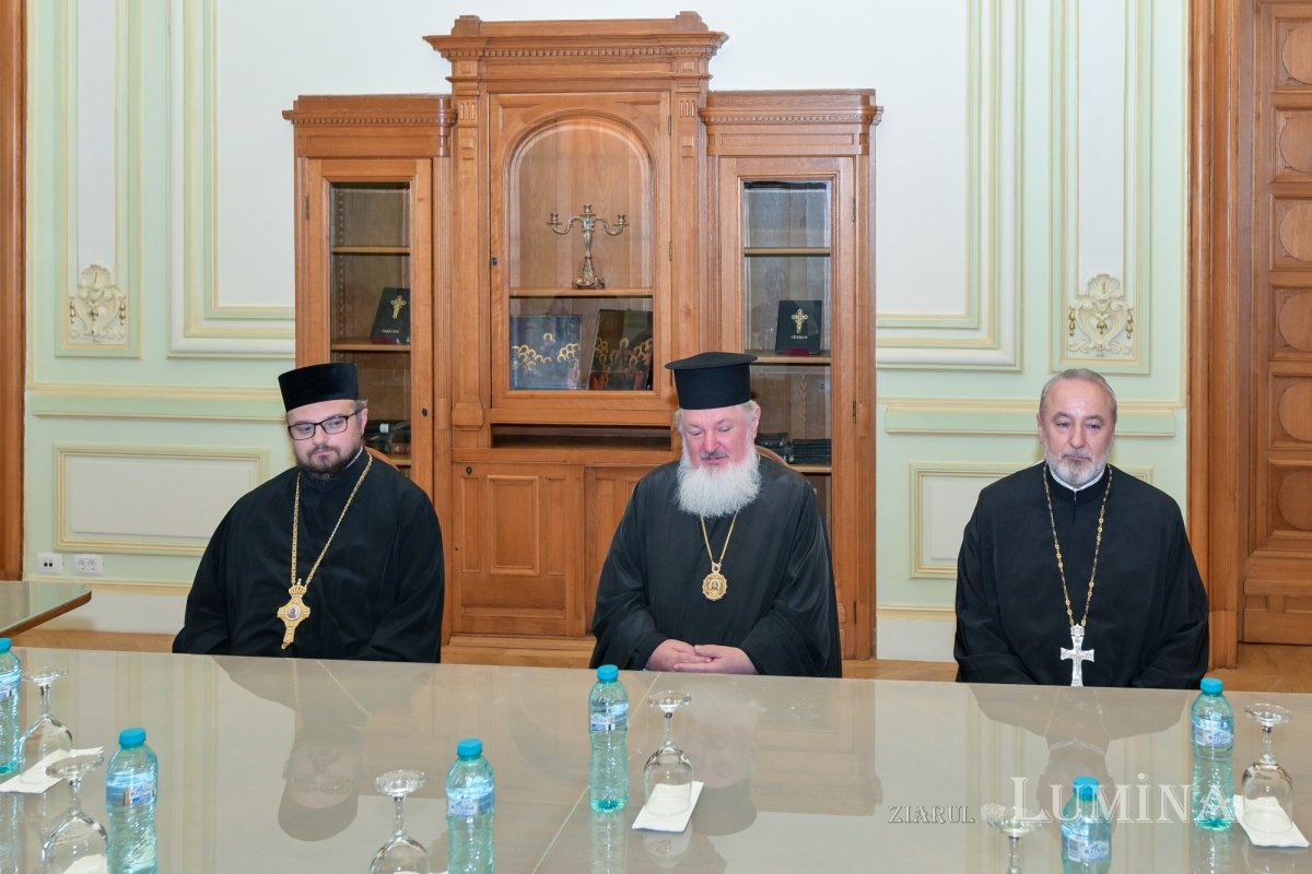 Preoți ortodocşi din America de Sud în vizită la Palatul Patriarhiei 368689
