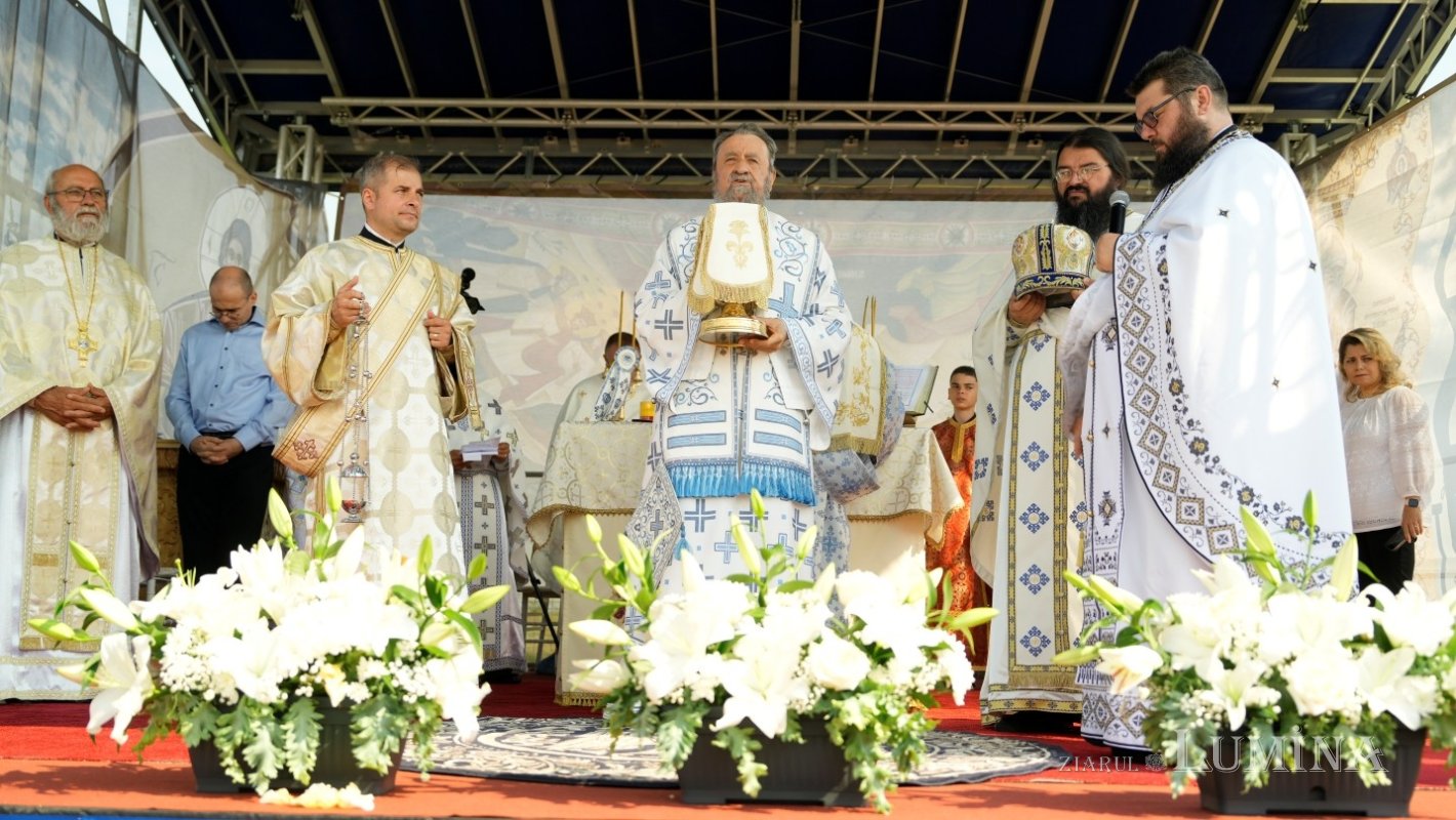 Biserica Parohiei Sânpetru 3, judeţul Braşov, a fost târnosită 368971