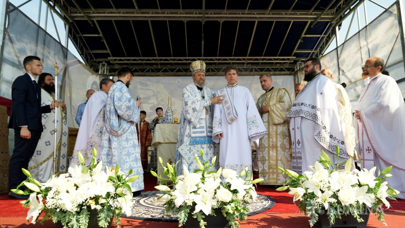 Biserica Parohiei Sânpetru 3, judeţul Braşov, a fost târnosită 368972