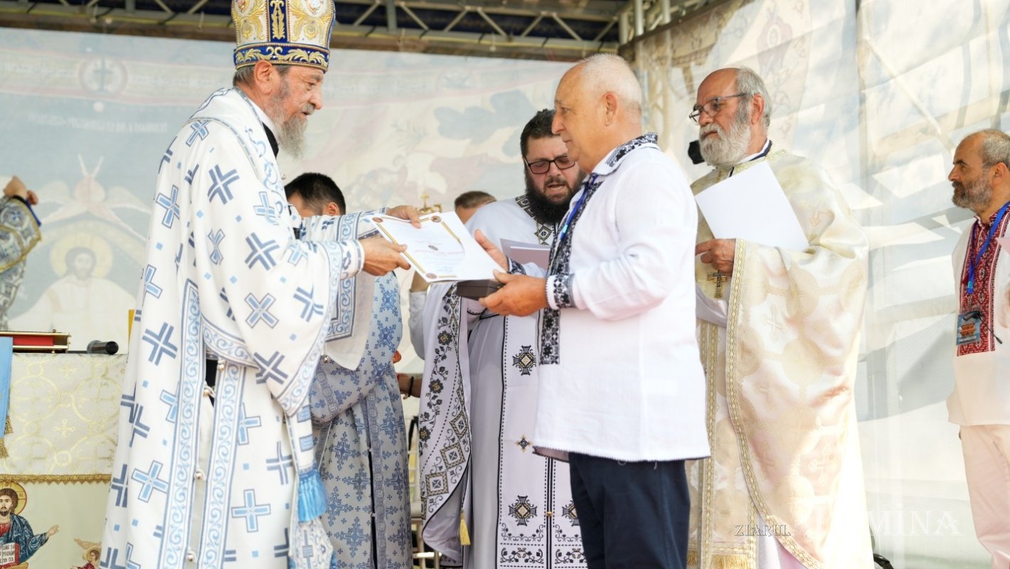 Biserica Parohiei Sânpetru 3, judeţul Braşov, a fost târnosită 368975
