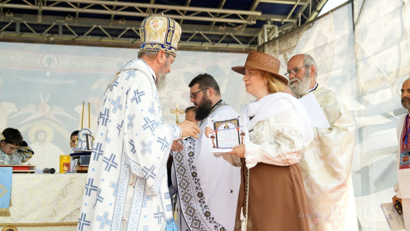 Biserica Parohiei Sânpetru 3, judeţul Braşov, a fost târnosită 368976