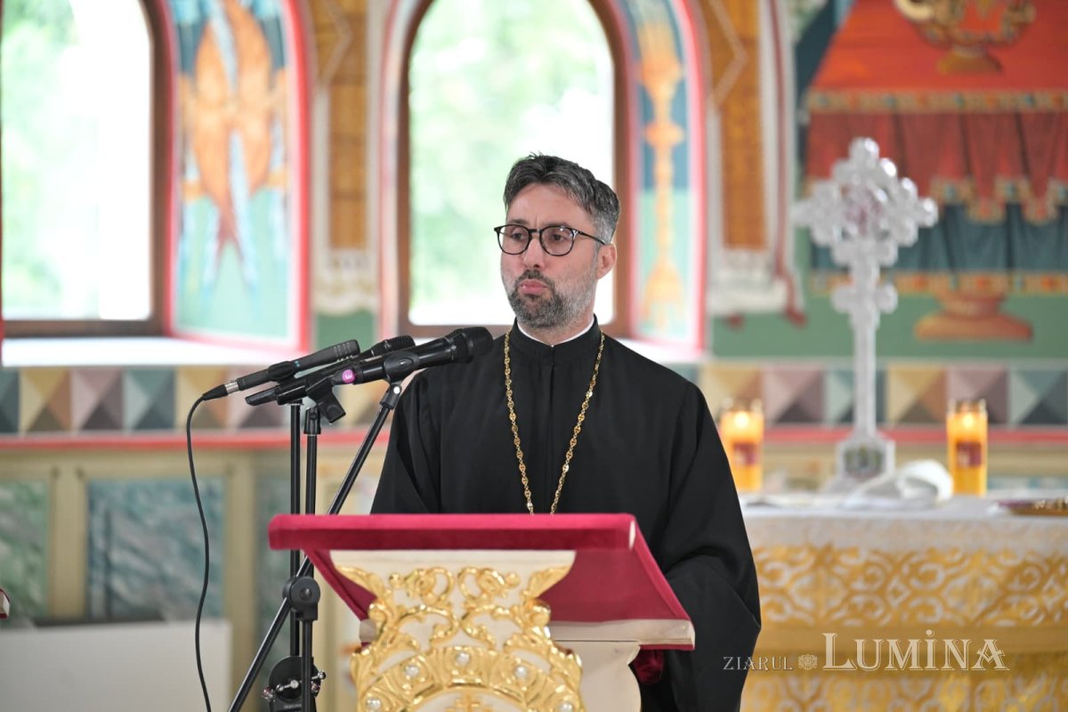 Contribuția Familiei, a Școlii și a Bisericii la educația creștină a copiilor și a tinerilor - o prioritate constantă a Părintelui Patriarh Daniel 369080