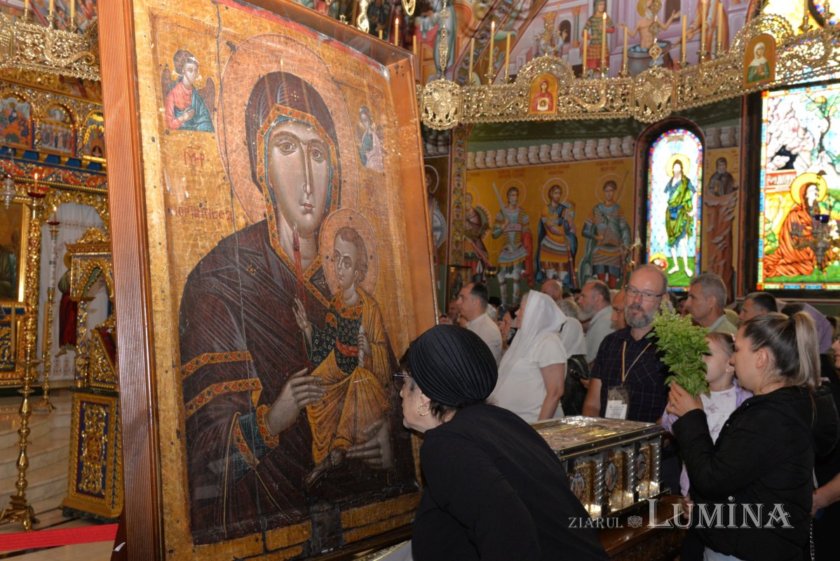  Evlavie şi rugăciune către Sfânta Maria Magdalena la Mănăstirea Pantocrator 369094