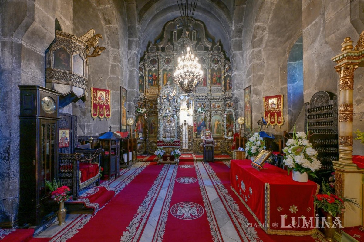 Sclipirile Luminii: Biserica „Sfântul Ioan” Domnesc din Piatra Neamţ 369223