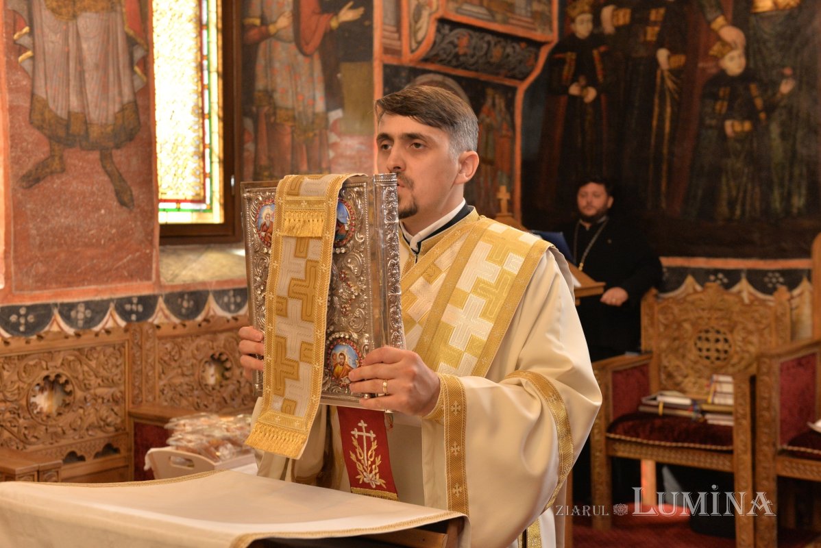 „Opera socială a Bisericii izvorăște din Sfânta Evanghelie și din Sfânta Liturghie” 369347