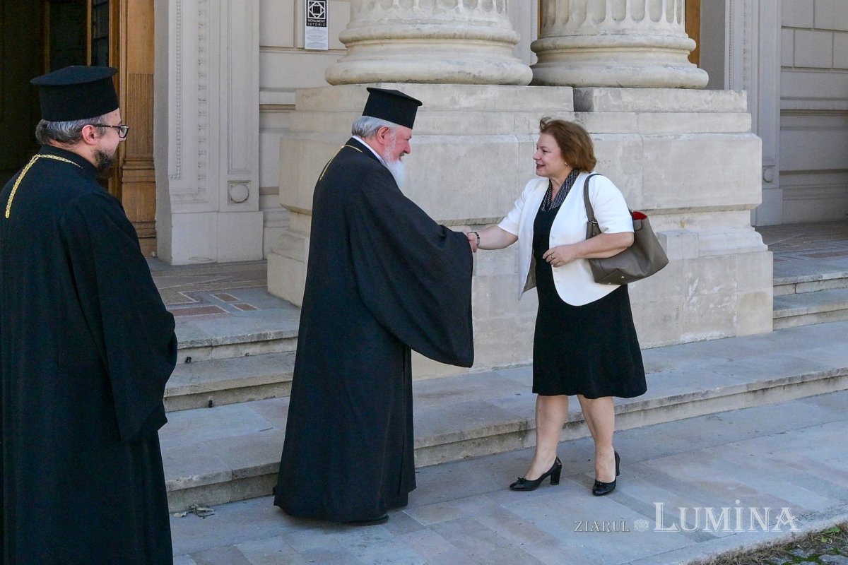 Vizită de lucru a ambasadoarei Albaniei la Patriarhia Română 369510