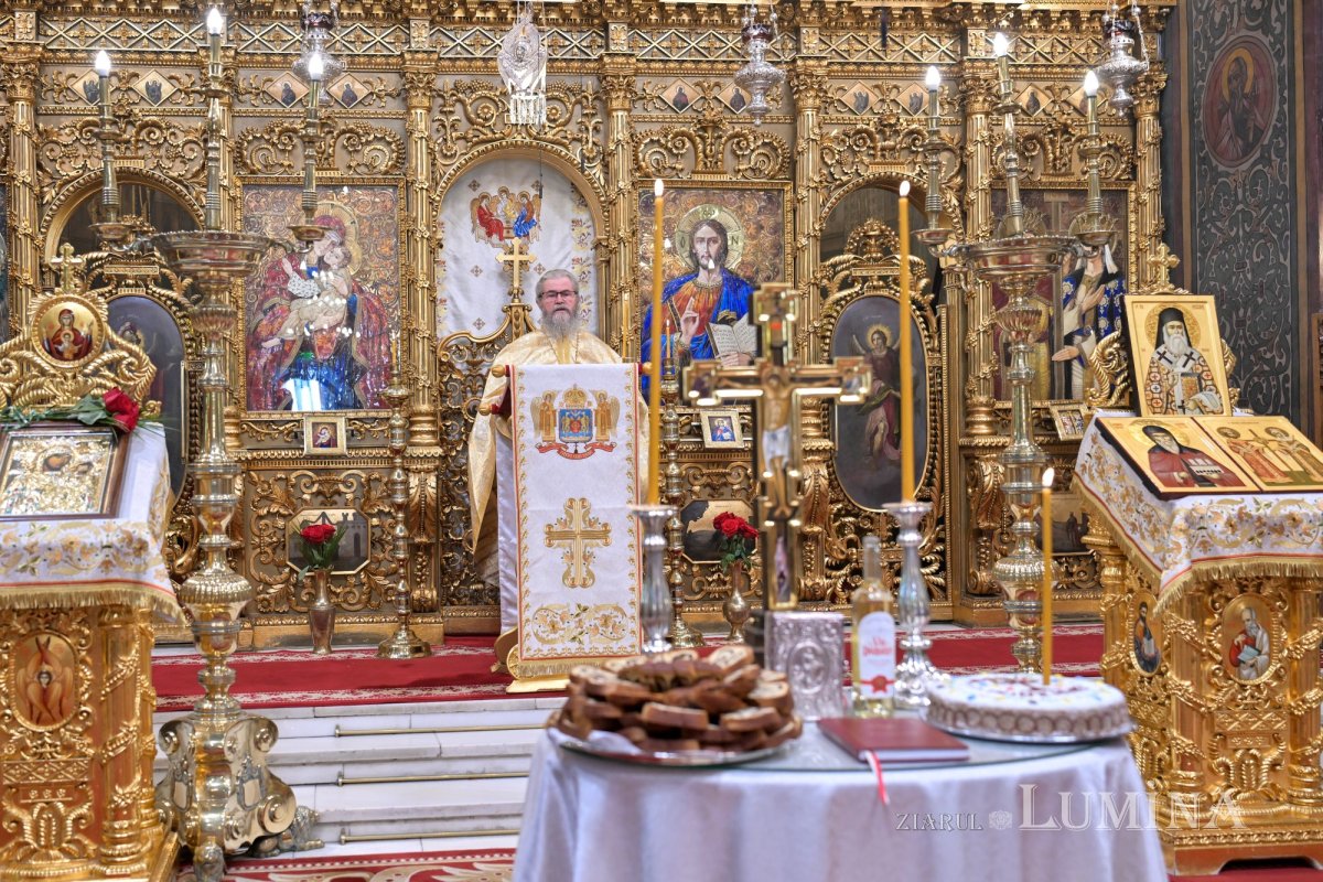  Doi patriarhi ai României pomeniți în rugăciune pe Colina Bucuriei 369687