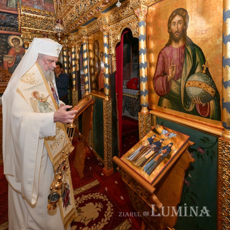 Sfințirea raclei celor trei Sfinte Cuvioase de la Văratec 369927