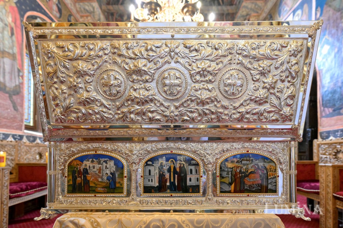Sfințirea raclei celor trei Sfinte Cuvioase de la Văratec 369948