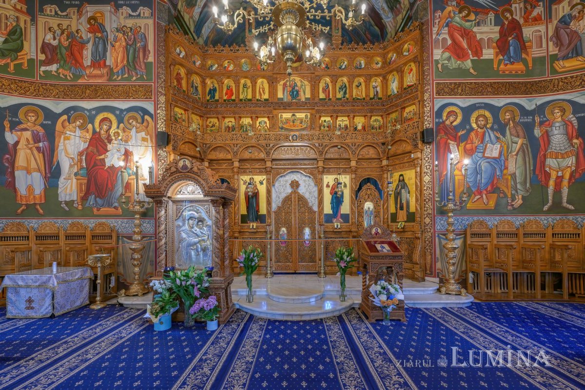 Sclipirile Luminii: Biserica Seminarului Teologic de la Mănăstirea Neamț 370250