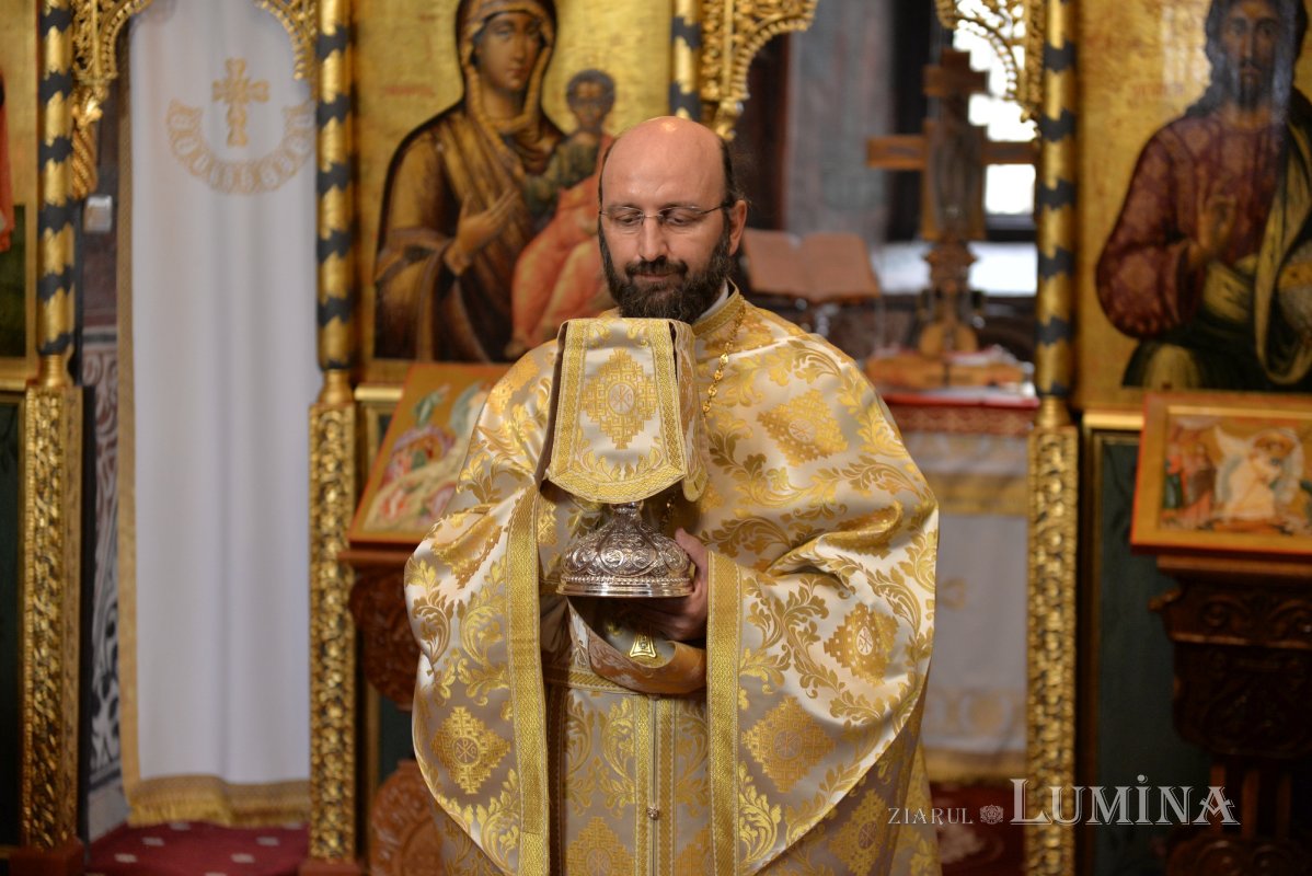„Credința trebuie cultivată şi întărită prin rugăciune și post” 370404