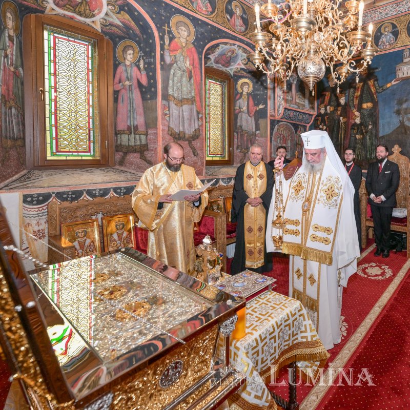 Patriarhul României a sfințit racla cu moaștele Sfintei Maria Brâncoveanu 370750