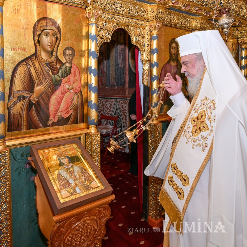 Patriarhul României a sfințit racla cu moaștele Sfintei Maria Brâncoveanu 370751