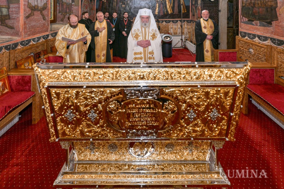 Patriarhul României a sfințit racla cu moaștele Sfintei Maria Brâncoveanu 370754