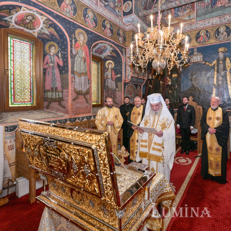 Patriarhul României a sfințit racla cu moaștele Sfintei Maria Brâncoveanu 370755