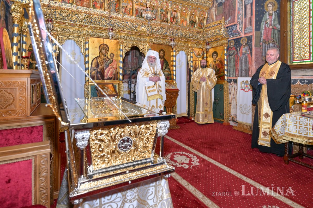 Patriarhul României a sfințit racla cu moaștele Sfintei Maria Brâncoveanu 370765