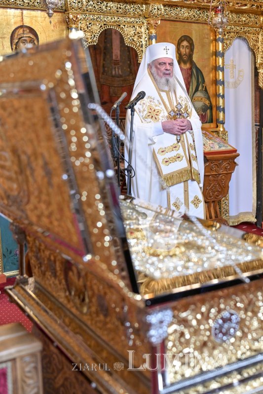 Patriarhul României a sfințit racla cu moaștele Sfintei Maria Brâncoveanu 370766