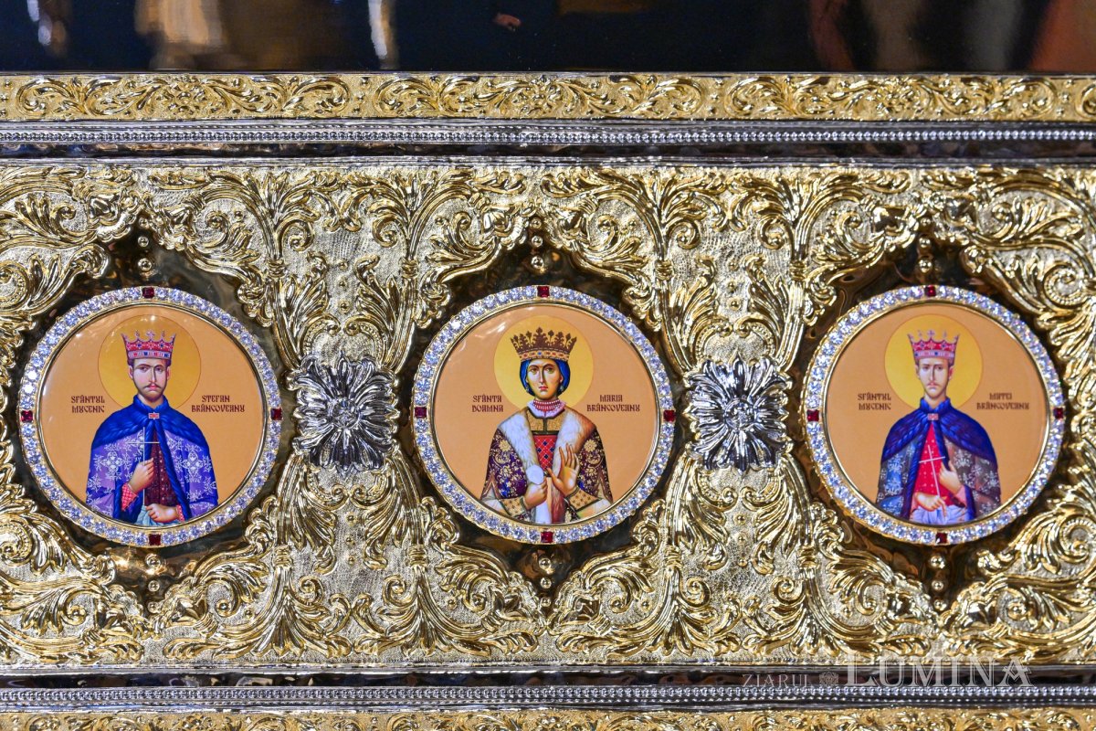 Patriarhul României a sfințit racla cu moaștele Sfintei Maria Brâncoveanu 370768