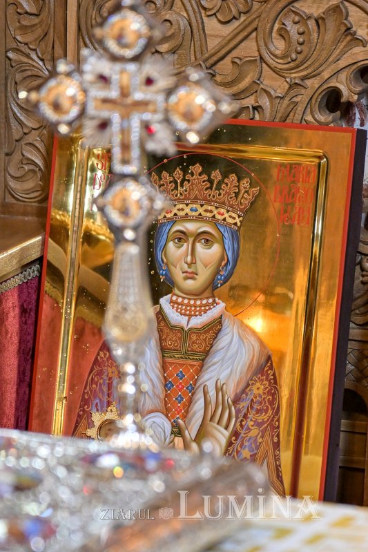 Patriarhul României a sfințit racla cu moaștele Sfintei Maria Brâncoveanu 370773