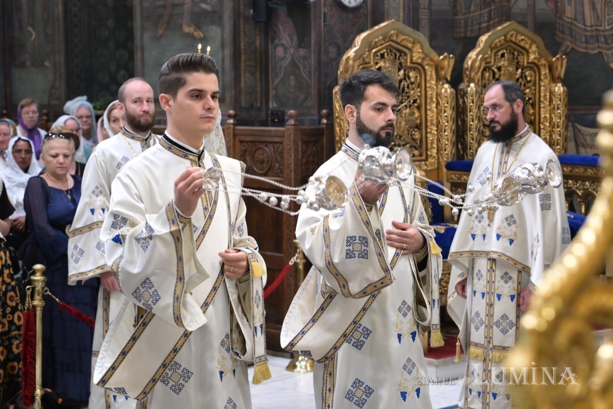 Praznicul Adormirii Maicii Domnului la Catedrala Patriarhală 370904