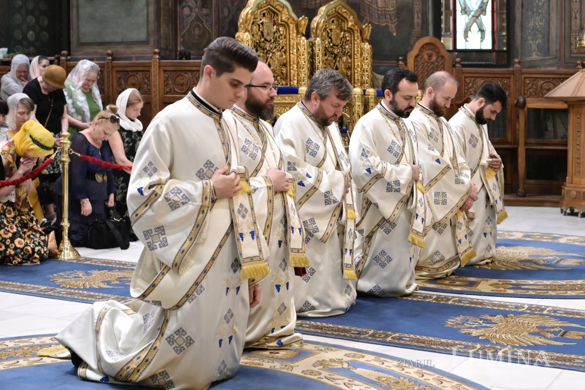 Praznicul Adormirii Maicii Domnului la Catedrala Patriarhală 370919