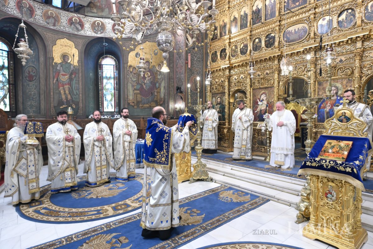 Praznicul Adormirii Maicii Domnului la Catedrala Patriarhală 370920