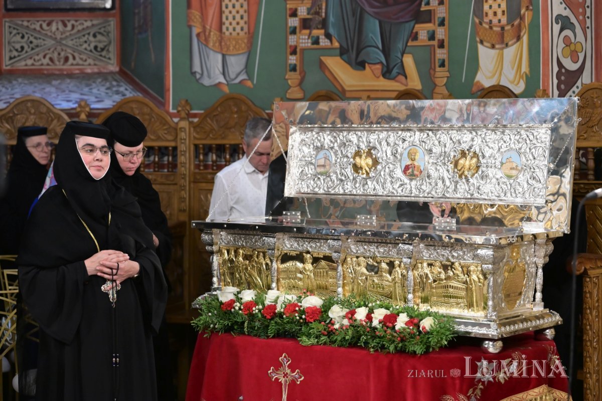 Proclamarea locală a canonizării Sfintei Doamne Maria Brâncoveanu 371121