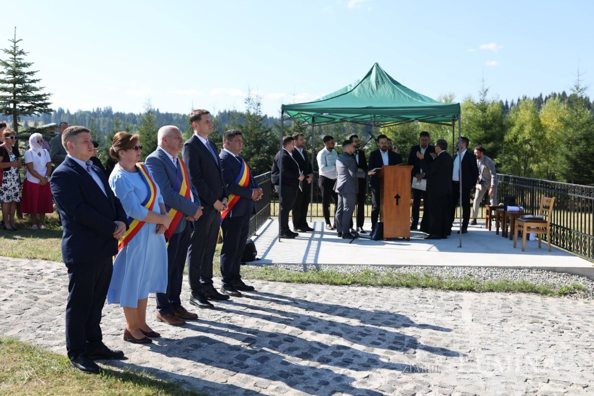 Sfințirea paraclisului de la Mănăstirea Râșca Transilvană 371315