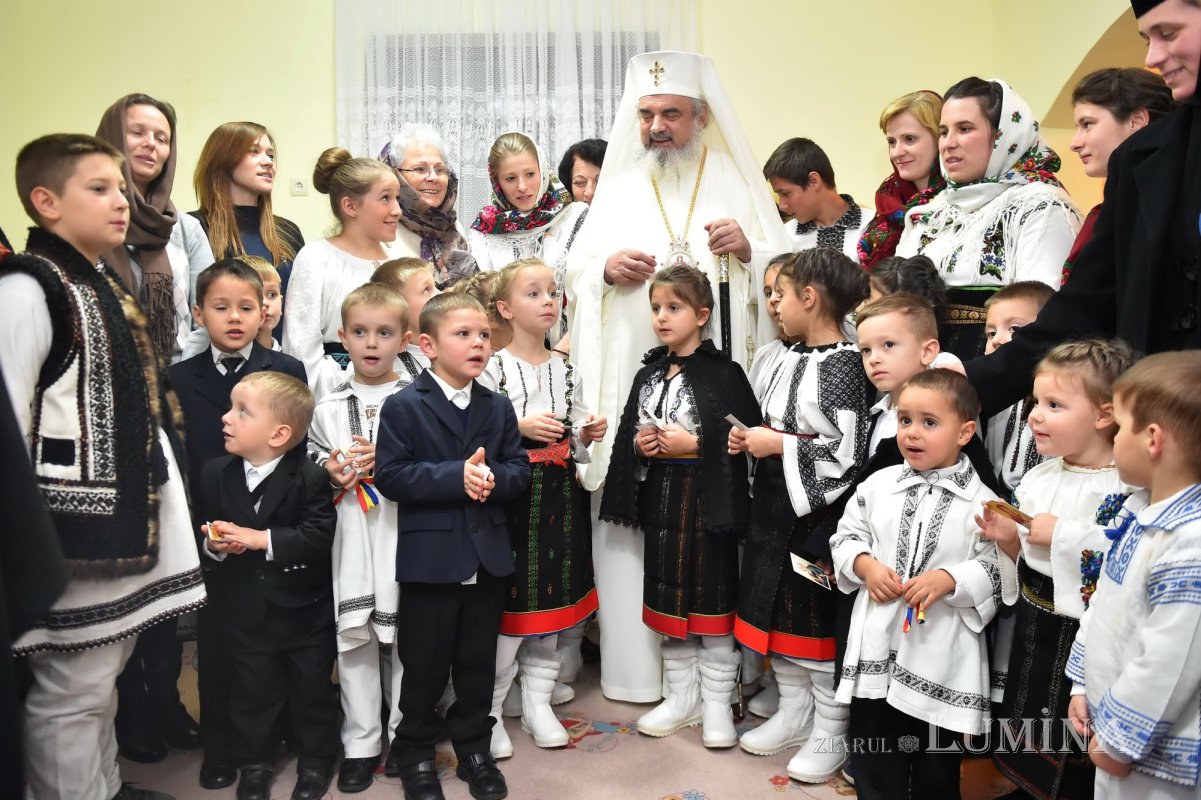 Binecuvântare și ajutorare la început de an școlar 371895