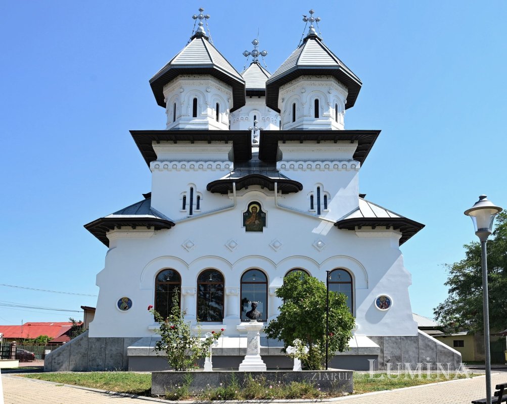 Sclipirile Luminii: Biserica „Sfântul Proroc Ioan Botezătorul”-Chitila, Ilfov 372040