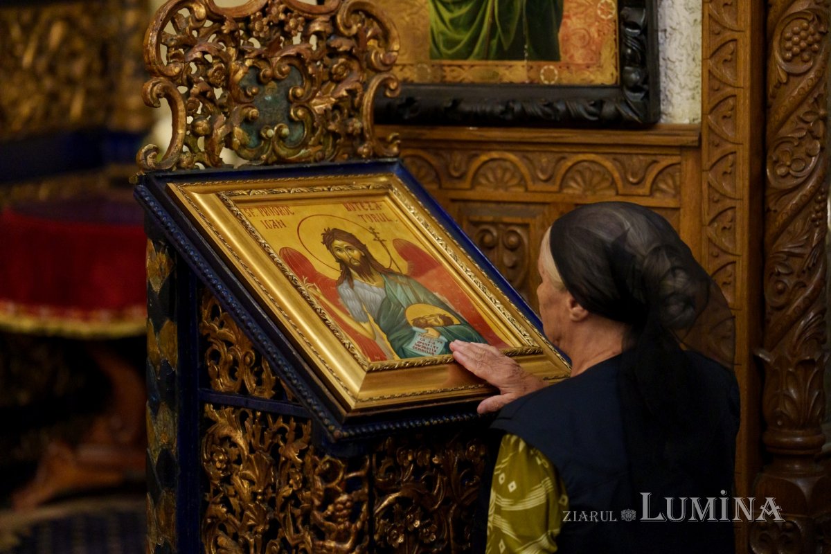Hram și aniversare la Biserica „Sfântul Ioan”‑Piață din București 372138