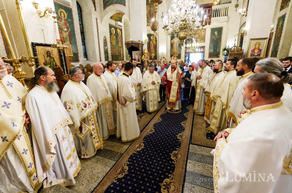 Hram și aniversare la Biserica „Sfântul Ioan”‑Piață din București 372139