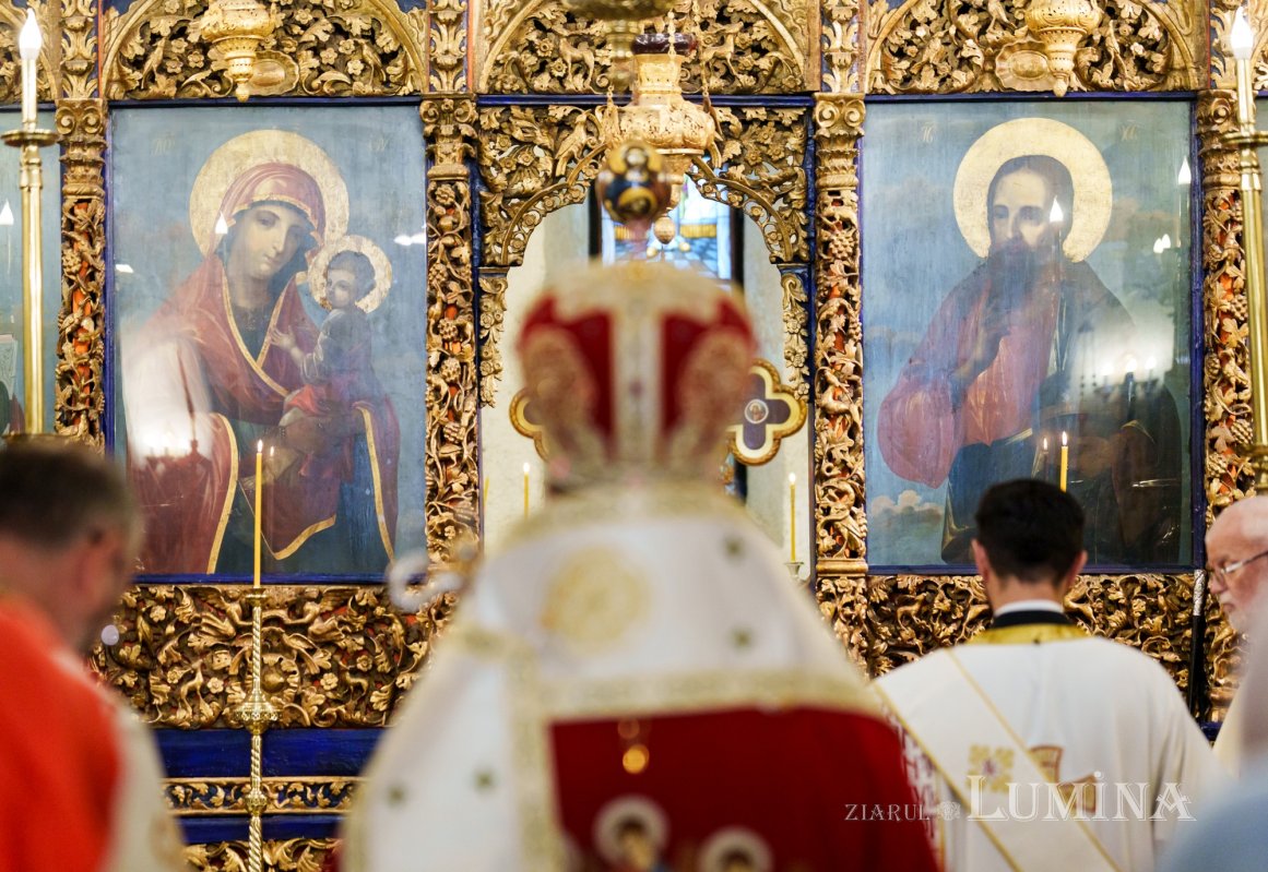Hram și aniversare la Biserica „Sfântul Ioan”‑Piață din București 372140