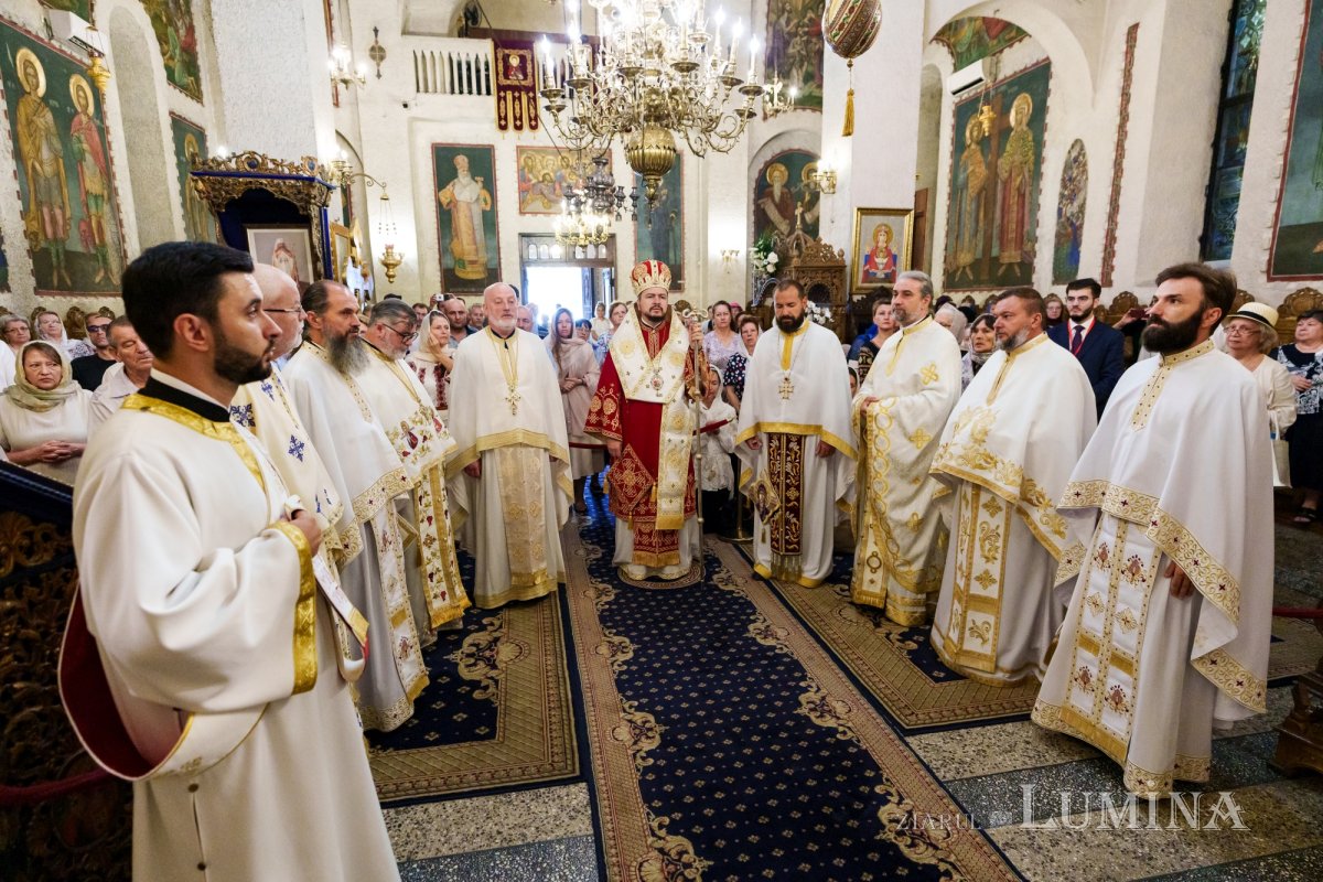 Hram și aniversare la Biserica „Sfântul Ioan”‑Piață din București 372141