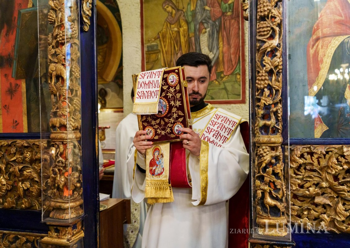 Hram și aniversare la Biserica „Sfântul Ioan”‑Piață din București 372143