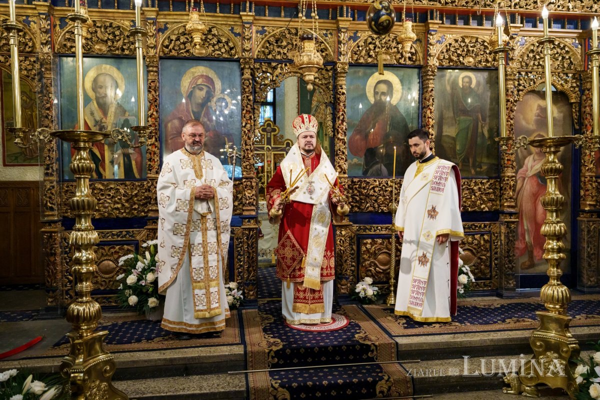 Hram și aniversare la Biserica „Sfântul Ioan”‑Piață din București 372145