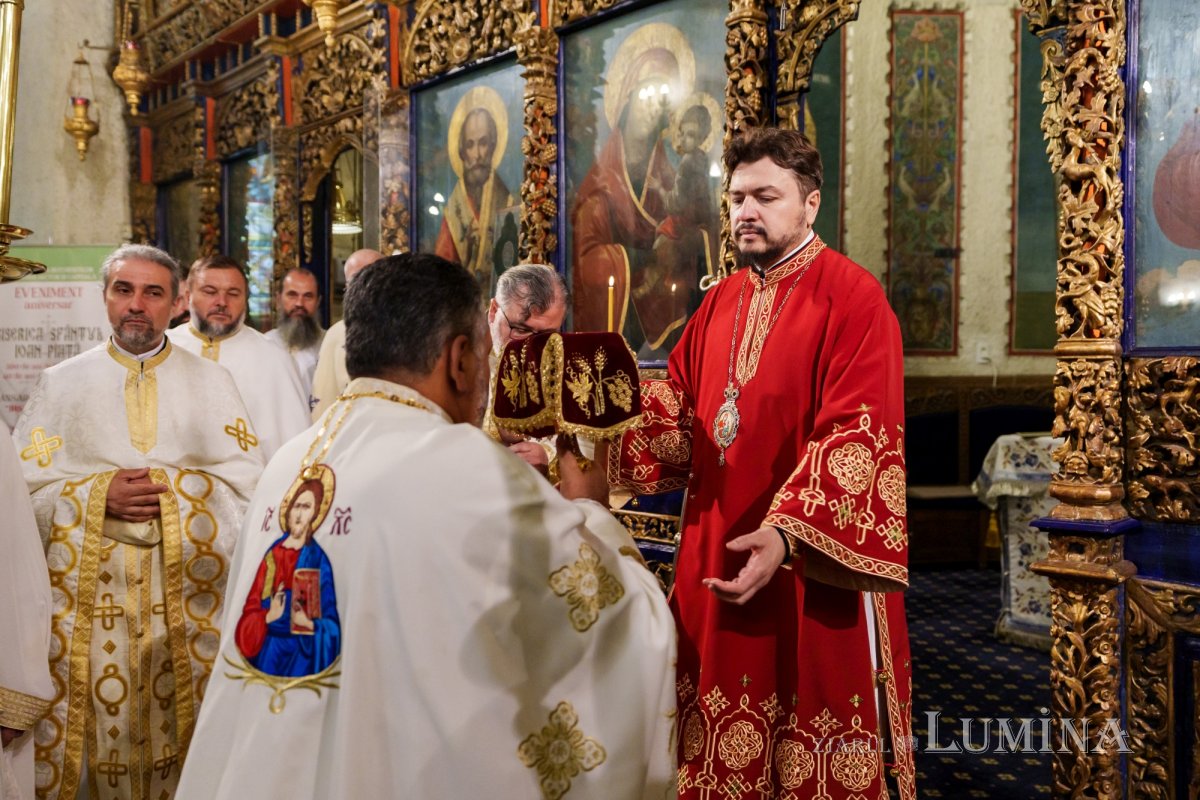 Hram și aniversare la Biserica „Sfântul Ioan”‑Piață din București 372148
