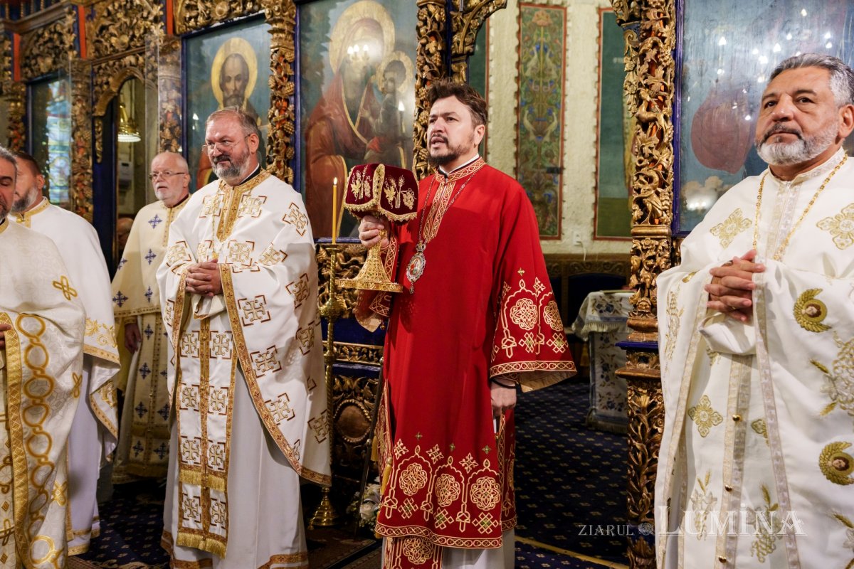 Hram și aniversare la Biserica „Sfântul Ioan”‑Piață din București 372149