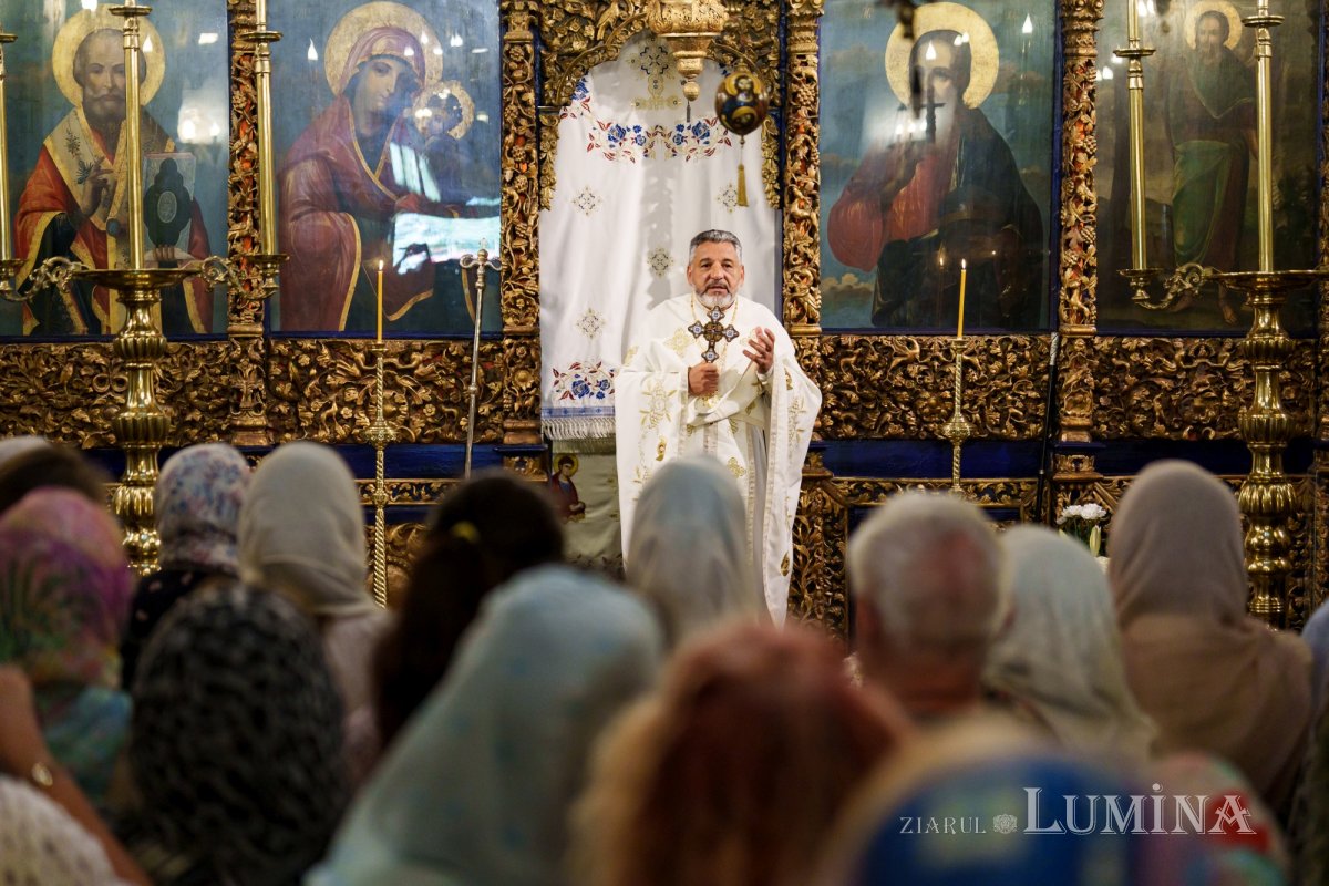 Hram și aniversare la Biserica „Sfântul Ioan”‑Piață din București 372152