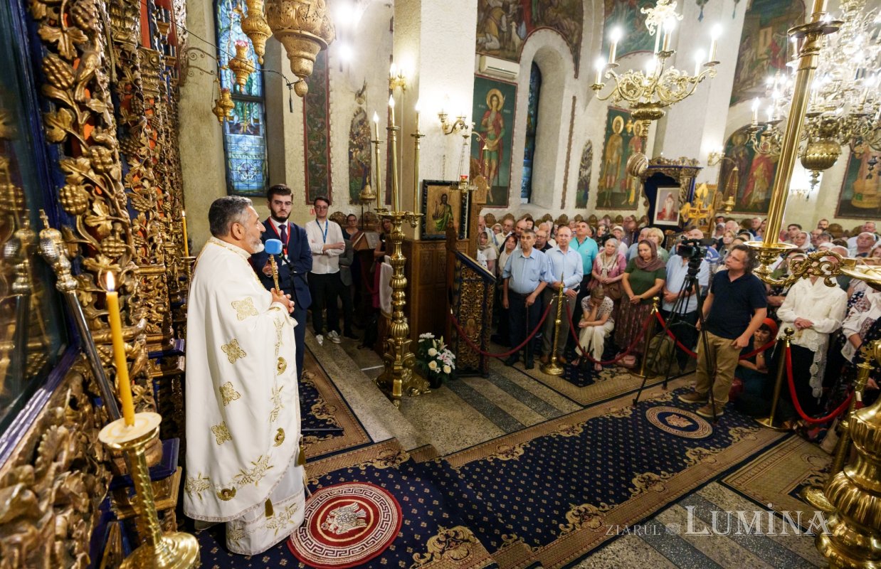 Hram și aniversare la Biserica „Sfântul Ioan”‑Piață din București 372153